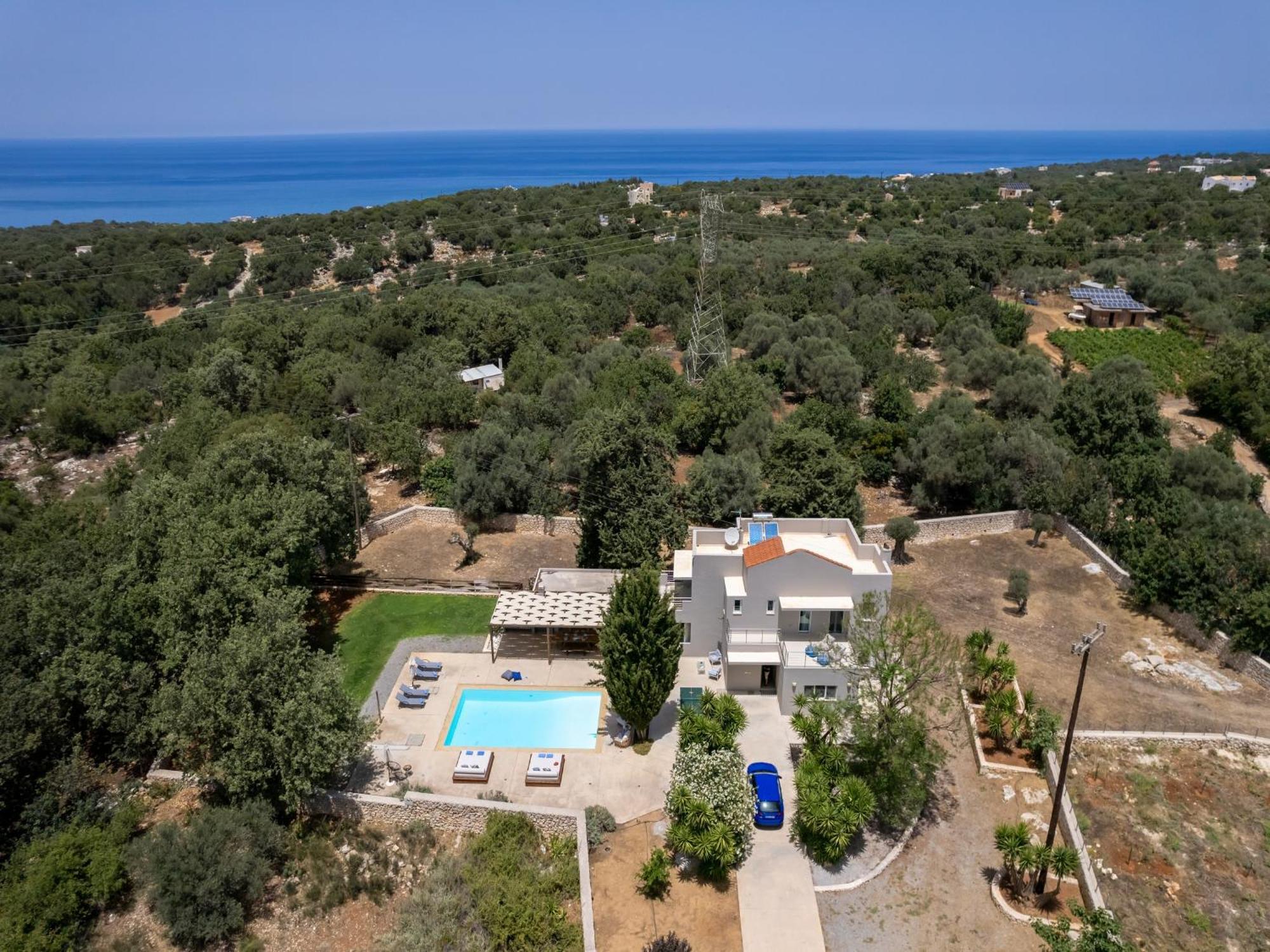 Villa Ellie - Heated Pool, Playground, Garden & Bbq! Vederoi Exterior photo