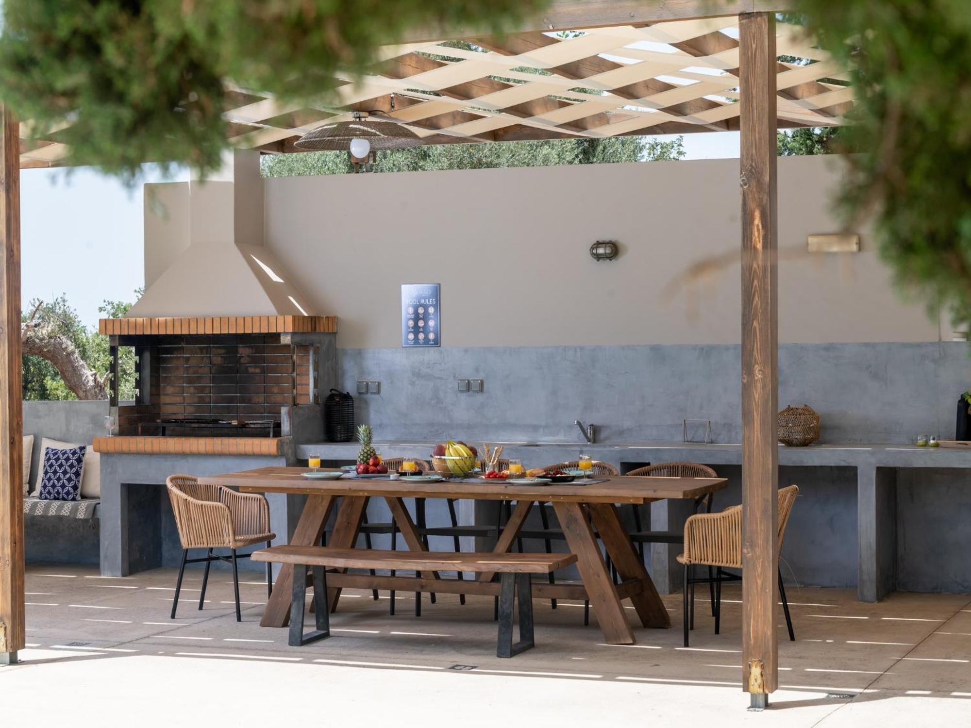 Villa Ellie - Heated Pool, Playground, Garden & Bbq! Vederoi Exterior photo