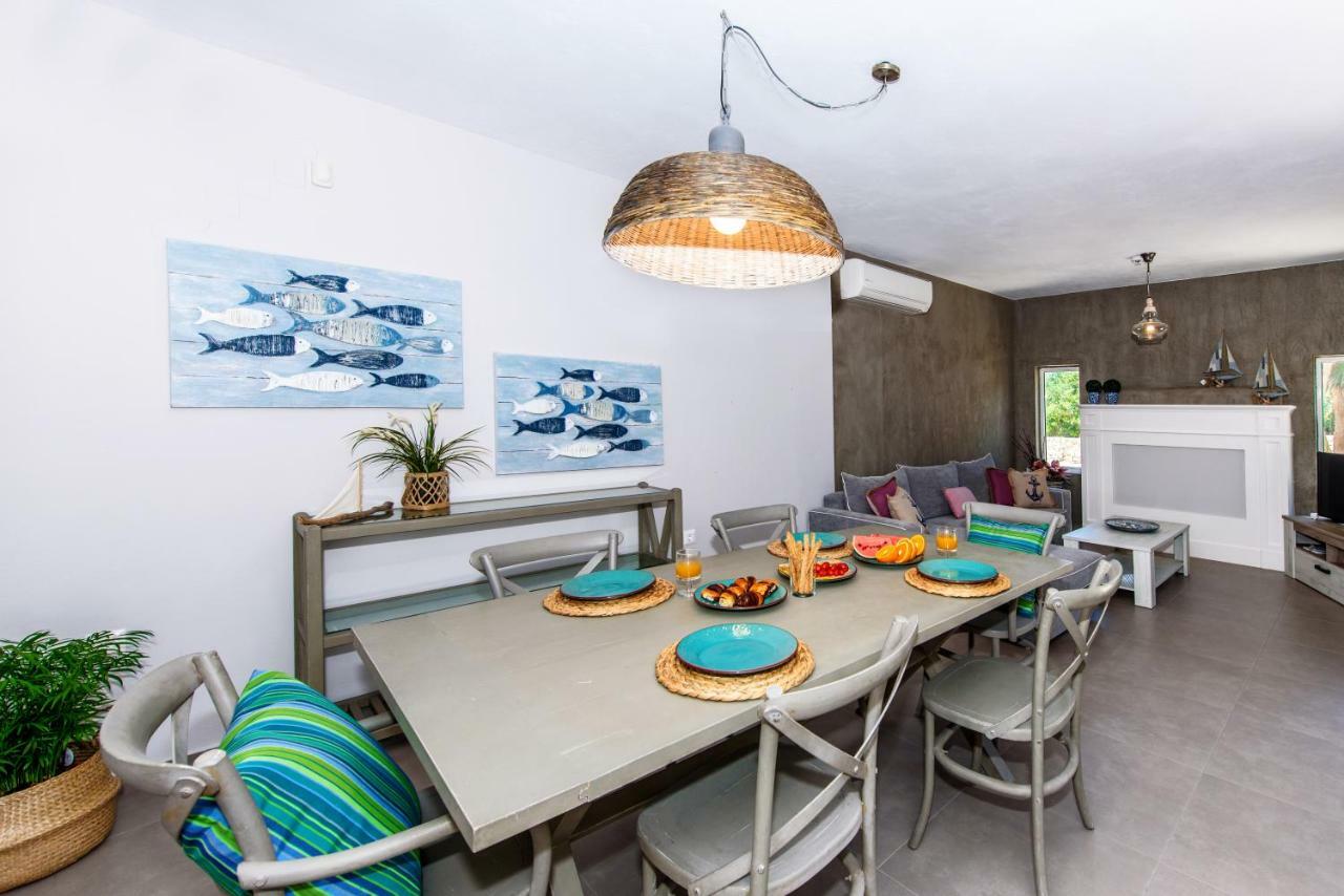 Villa Ellie - Heated Pool, Playground, Garden & Bbq! Vederoi Exterior photo