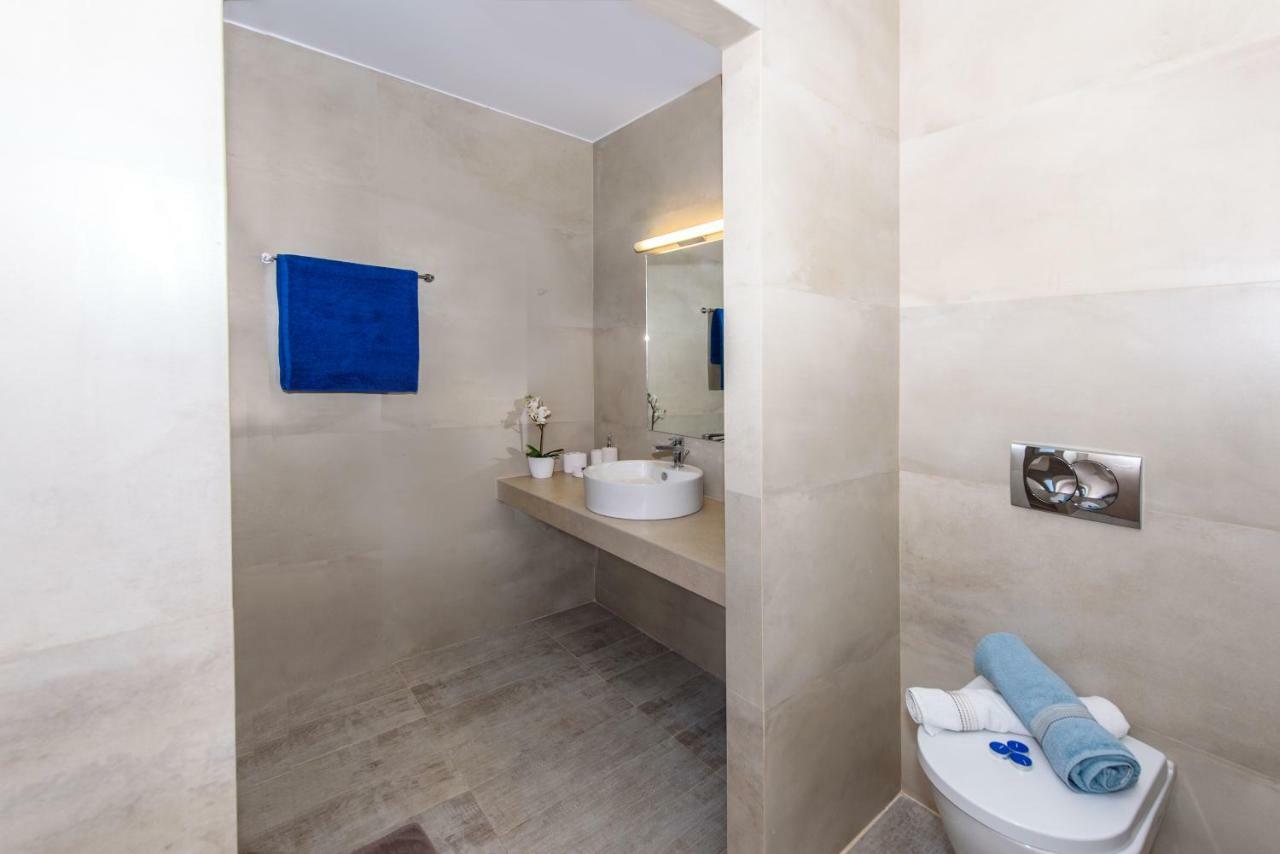 Villa Ellie - Heated Pool, Playground, Garden & Bbq! Vederoi Exterior photo
