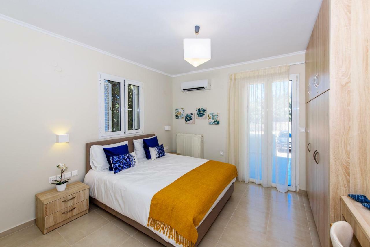 Villa Ellie - Heated Pool, Playground, Garden & Bbq! Vederoi Exterior photo