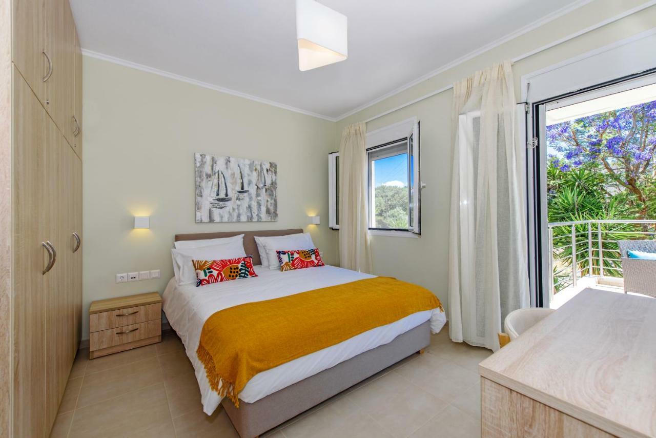 Villa Ellie - Heated Pool, Playground, Garden & Bbq! Vederoi Exterior photo